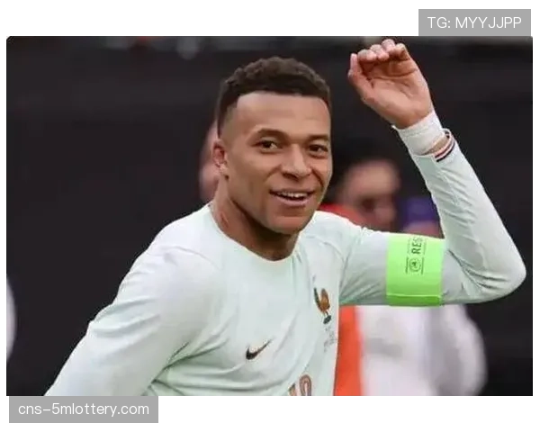 姆巴佩完成续约后首训，巴黎期待其提升关键战役的射门转化率